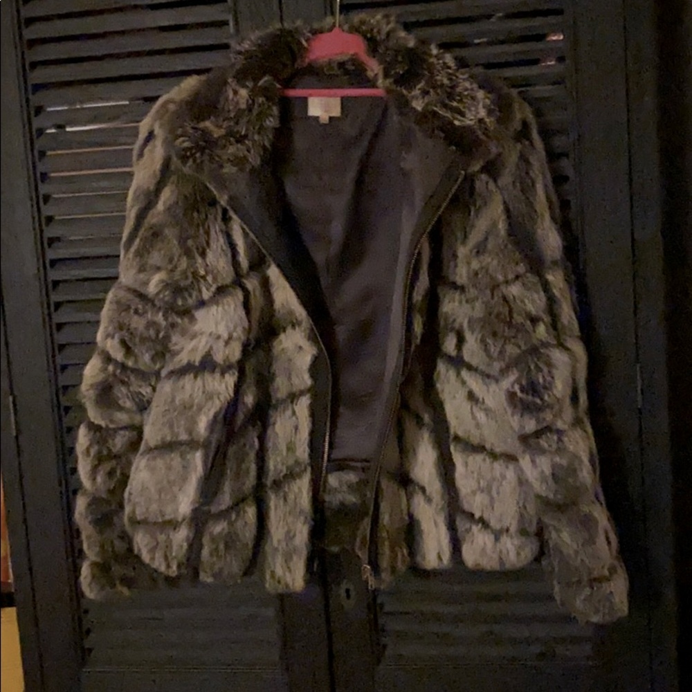 USED**PARKER XS REAL FUR COAT**WELL TAKEN CARE OF. - Picture 6 of 7